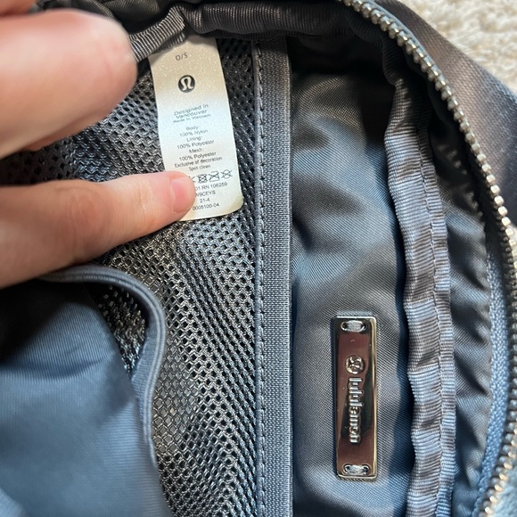 Lululemon Everywhere Belt Bag 1L - Picture 2 of 2